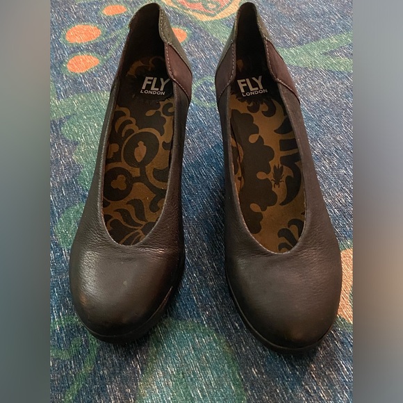 Fly London Low Wedge Pumps - Picture 1 of 9